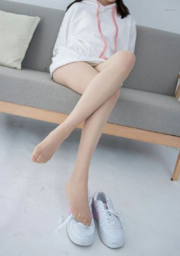 汤芳