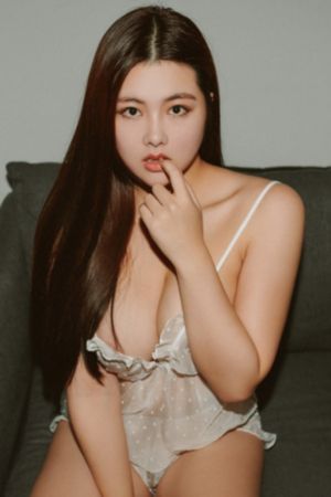王黎雯